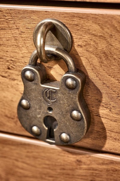PIRAT Schatzkiste mit Sitzfläche, Deckel gepolstert